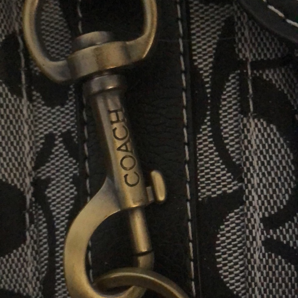 Coach purse gently worn - Picture 3 of 4